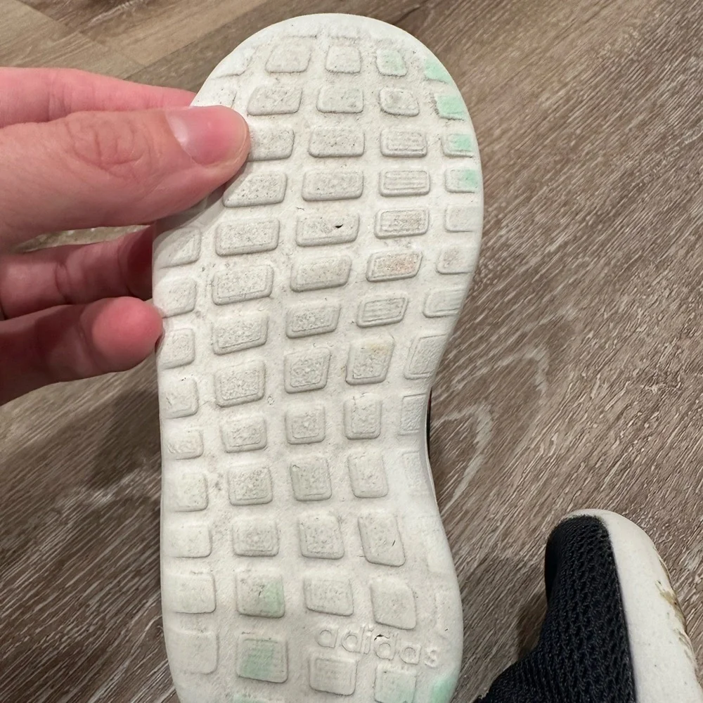 Size 6 adidas